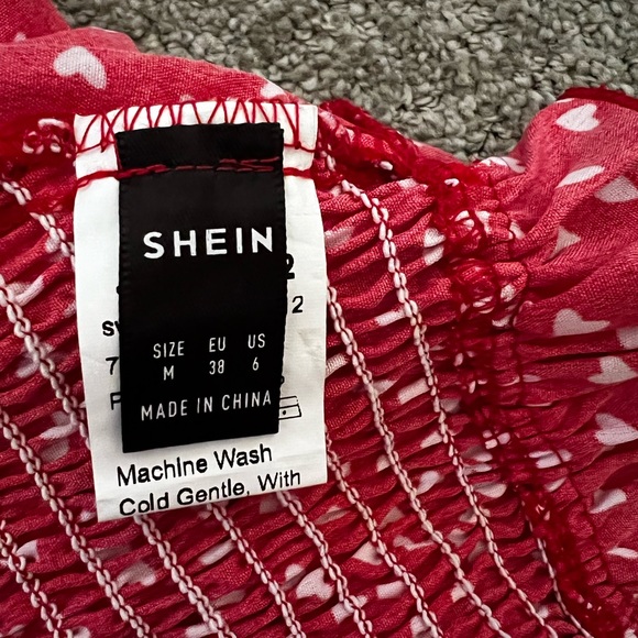 Red top  💋  new ‼️ - Picture 4 of 4